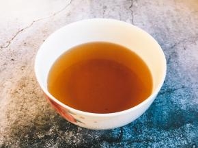 打三鲜卤需要放高汤（清水代替也可以），这是我提前煲好的高汤。