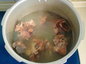 这时候骨头基本熟了