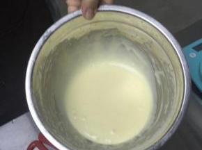 用手抽搅打均匀