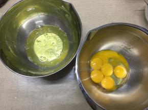 6个鸡蛋分离出5个蛋清，5个蛋黄+1个全蛋