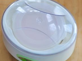 放入酸奶机中，发酵6-8小时。
凝固后就可以断电了。
凉后放入冰箱冷藏几小时。