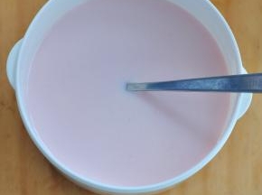 耐心搅拌均匀，不要留有结块。