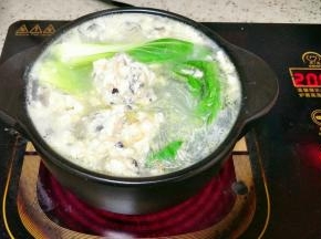 加入青菜稍煮