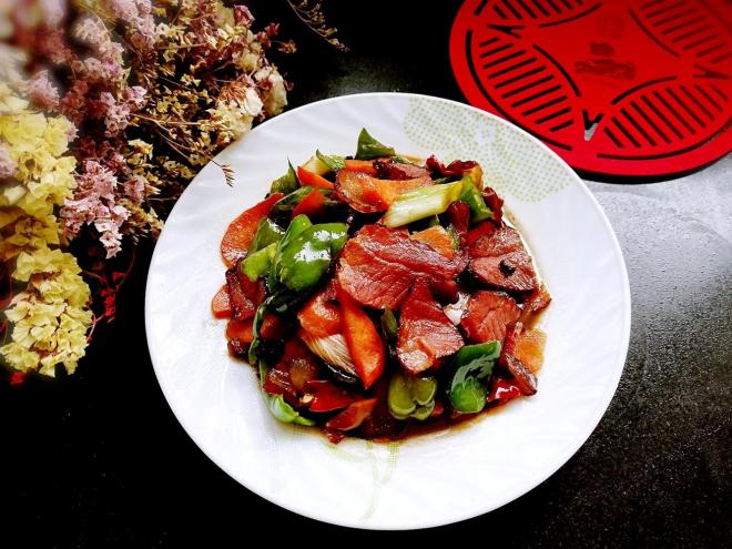青椒腊肉片