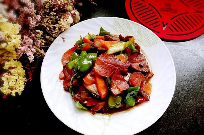 青椒腊肉片