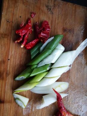 备好葱辣椒