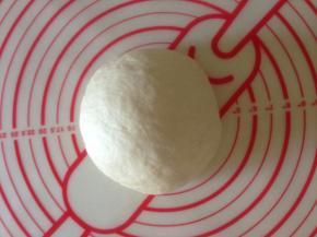 揉成光滑的面团