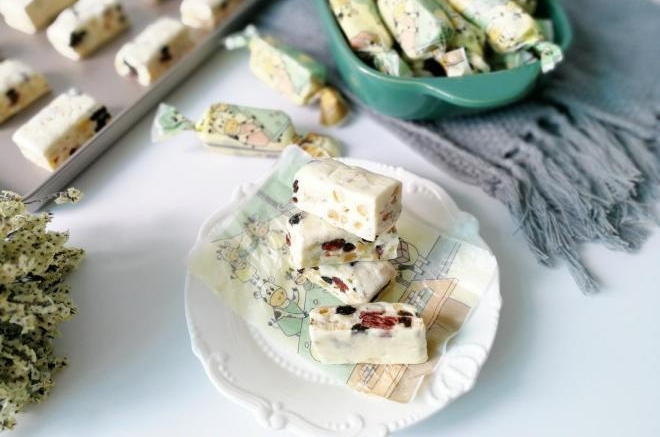 椰香果脯牛轧糖