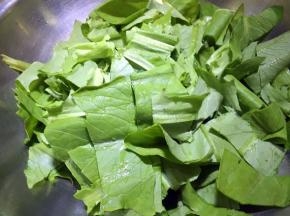 放入油麦菜炒半分钟