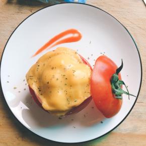 最后撒上欧芹碎，装饰一下就可以开吃啦～