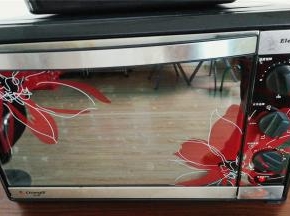 烤箱预热200度， 烤盘放入中层，上下火   烤制15-18分钟即可