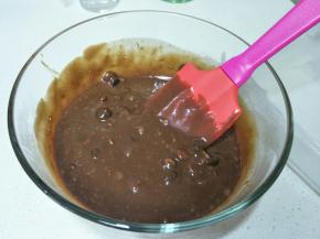 搅拌，如果有部分没有融化的巧克力，可以适当隔热水助融，温度不可过高。