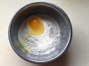 打入一个鸡蛋