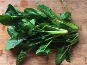菠菜洗净