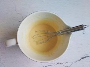 搅拌至面糊无干粉，无颗粒即可