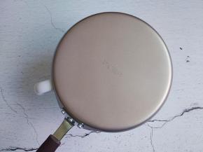 盖上保鲜膜或者盖子，静置20分钟