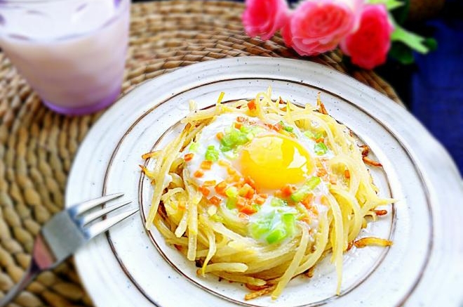 土豆鸡蛋巢