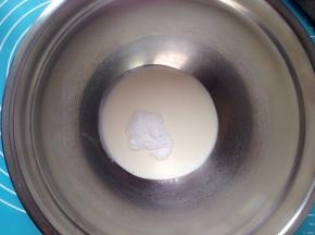 淡奶油加糖粉打发