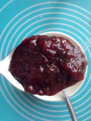 准备好自制的草莓酱