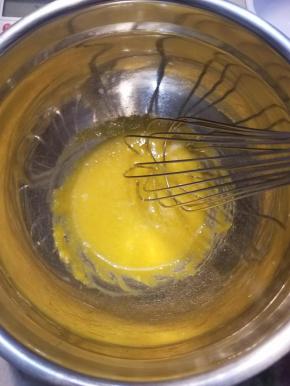 轻轻的搅匀至无颗粒。