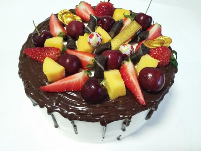巧克力淋面水果蛋糕