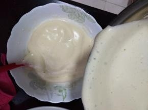 粘糊和蛋糊分次混合
