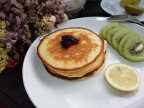 入盘配着果酱享用吧