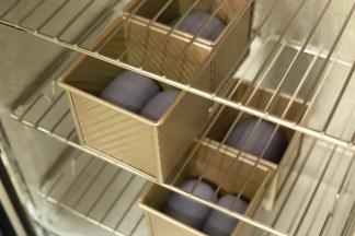 发酵箱设置温度32度，湿度80度，时间为55-60分钟