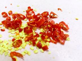 干红辣椒剪成圈