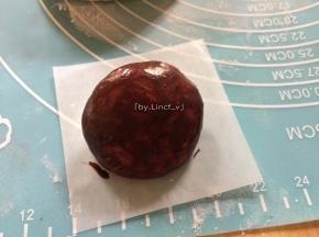 然后均匀的刷上调好的可可糊
