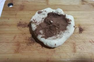 大份加入可可粉揉均匀