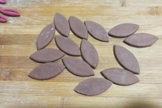 刻出狗狗数量的双倍，大黄狗耳朵就做好了