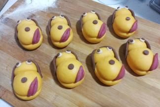 依次做完所有的大黄狗，放入蒸锅中饧发20分钟后开大火蒸15~20分钟即可