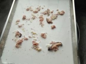根据自己口感放不同的肉和菜，可以猪肉，叉烧，牛肉……等等