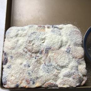 趁余温二面筛上奶粉防粘