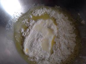 筛入面粉
