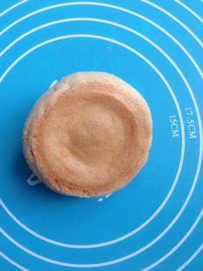 烤好的泡芙底部