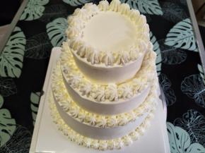 抹面剩下奶油再低速打发进行裱花