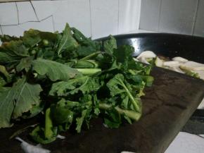 菜叶子也切成段