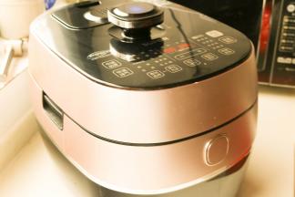 压力锅选择牛肉，焖炖功能，接下来就可以去玩了，等时间到美味自动呈现。