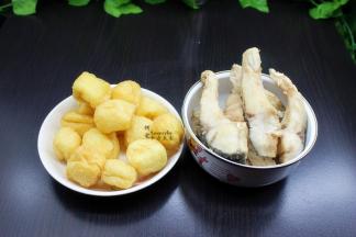 豆参、炸好的鱼块也准备好；
