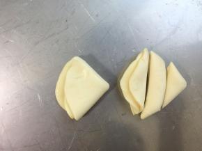 呈三角形后切两刀