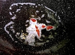 放入辣椒小火出香味