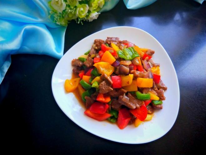 彩椒炒牛肉丁