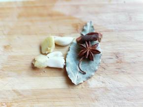 准备香料。