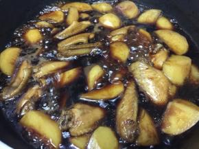 转大火，烧开后转中小火继续煮