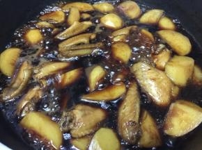 转大火，烧开后转中小火继续煮