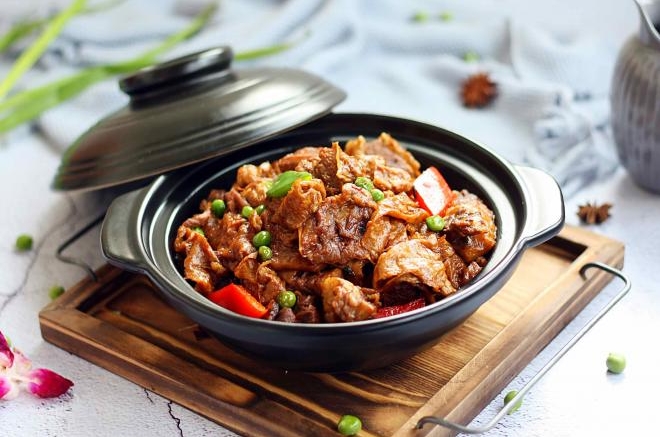 天津传统清真菜 黄焖两样