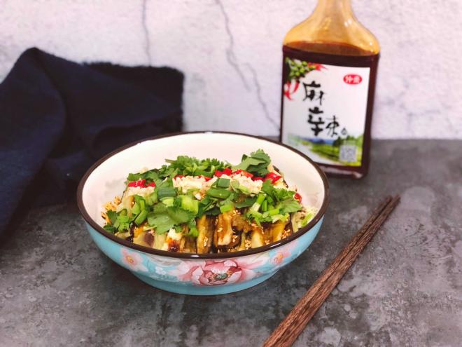 凉拌手撕麻辣茄子