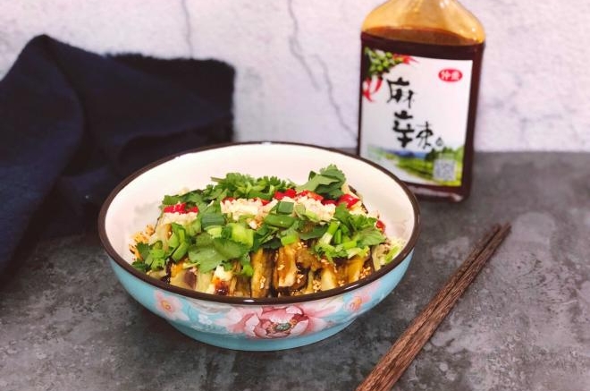 凉拌手撕麻辣茄子